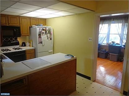 2nd image of 504 Howell Ln
