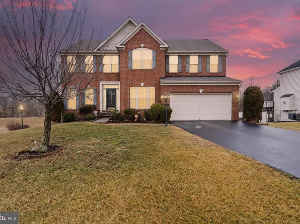 230 Summer Grove Dr, Kearneysville, WV 25430