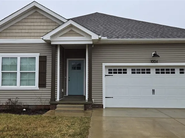 1004 County House Ln, Bowling Green, KY 42104