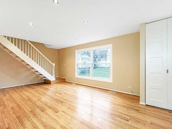 3rd image of 224 Winfield Ct #224