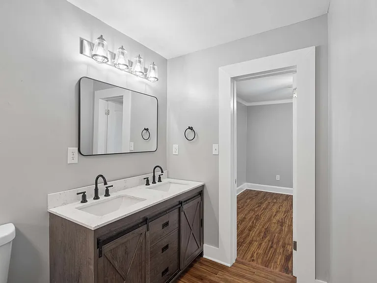 205 Raymond St — Photo 30