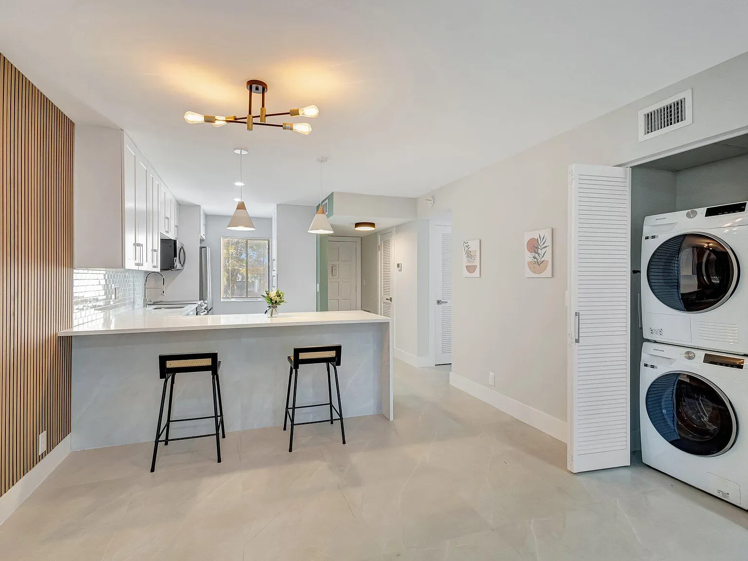 2 bed, 2.0 bath, 939 sqft, $2,300 — Photo 3