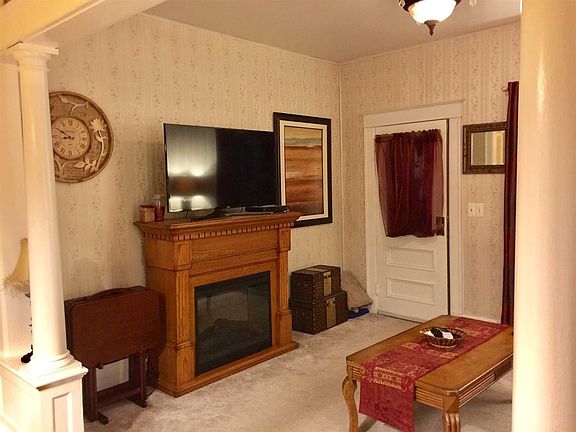 5th image of 21 E Dorsey Ln