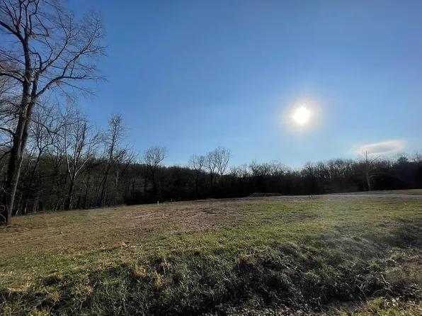 221 Coppercreek Cir, Mountain Home, AR 72653