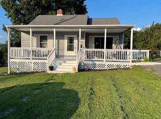 607 Easton Rd, Pearisburg, VA 24134