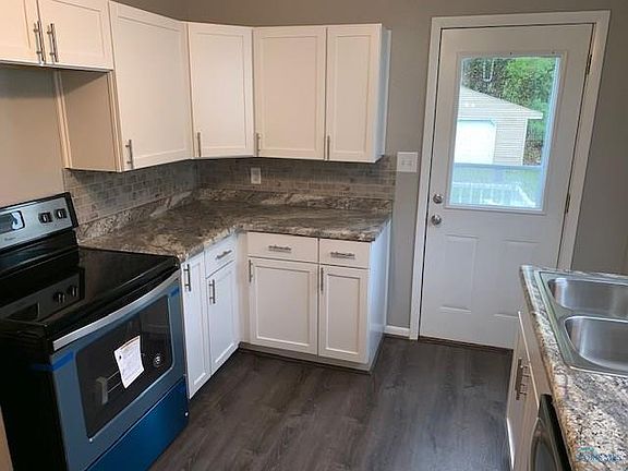 3rd image of 1134 Carrington St