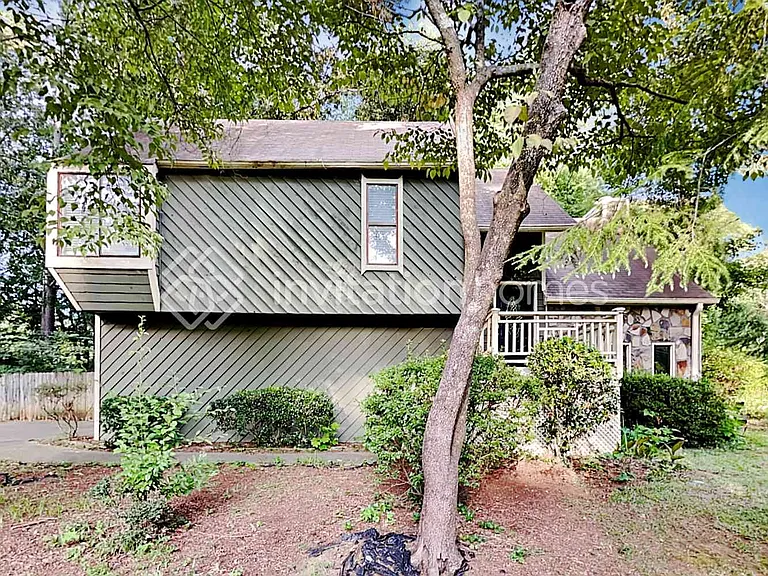 4162 Jody Ct NE — Photo 1