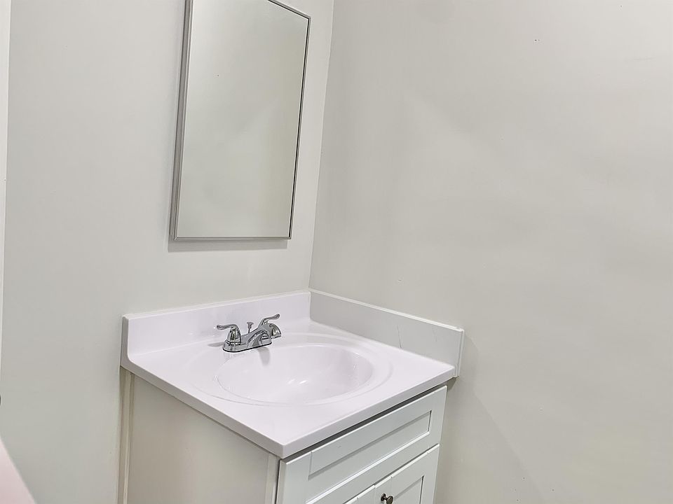 1st image of 856 S Catalina St #101