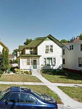118 9th St S — Photo 1