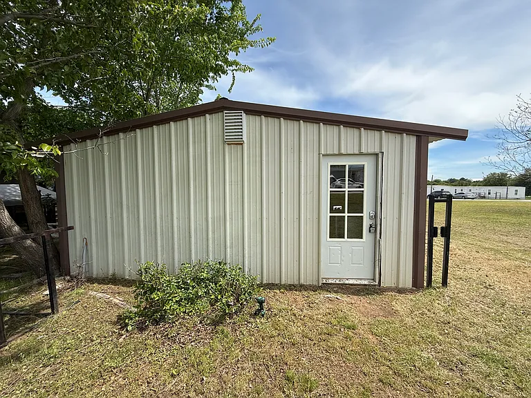 1007 Fox Ln — Photo 12