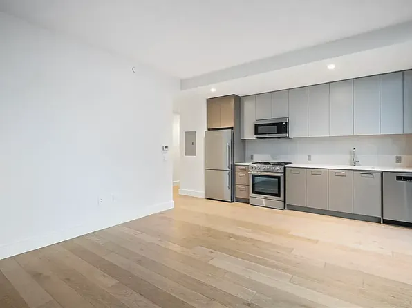 92-27 160th Street image 8 of 39