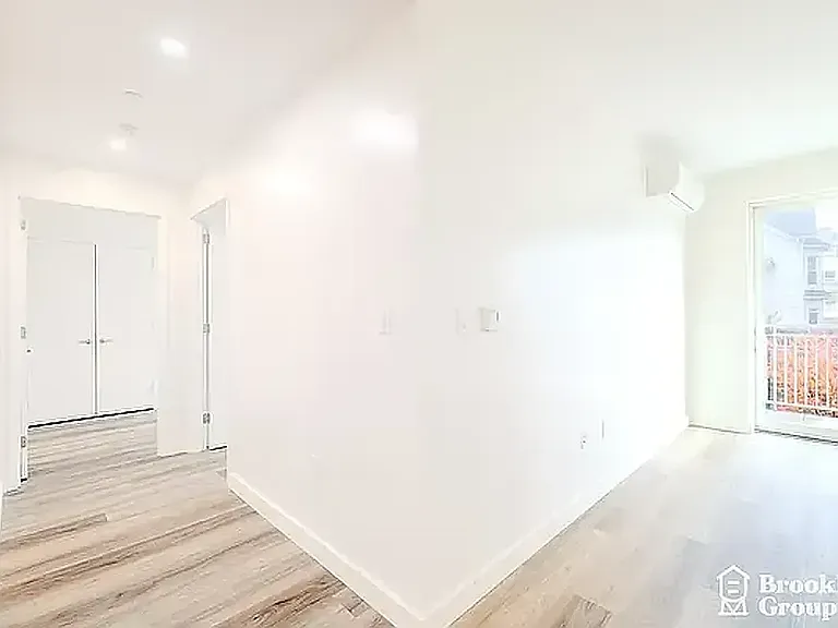 101-19 Rockaway Beach Blvd #3L — Photo 3