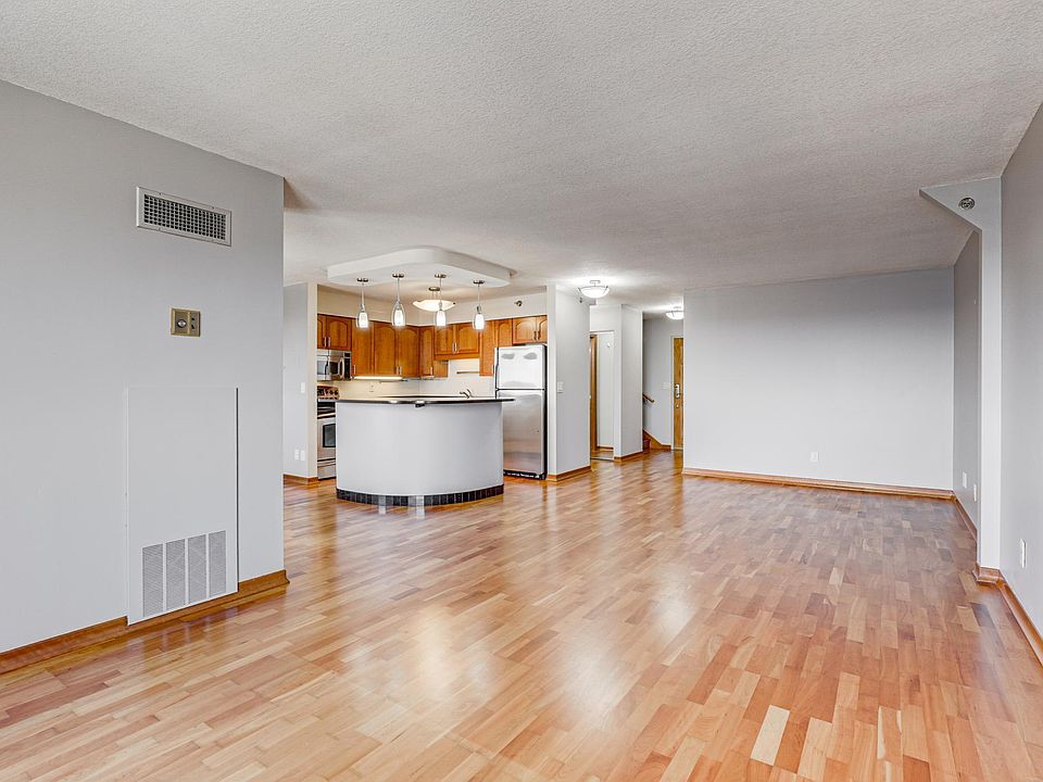 1st image of 78 10th St E Unit 3303