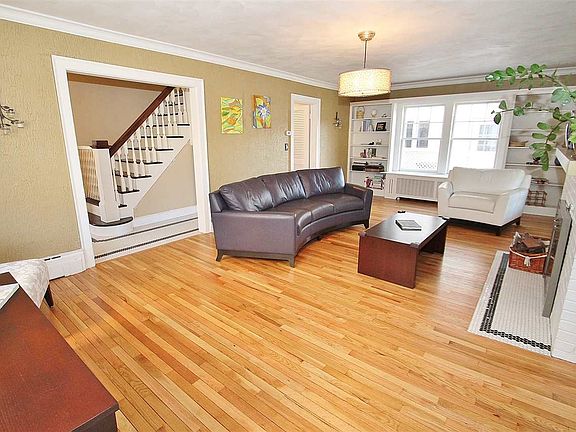 2nd image of 1507 Harlem Blvd