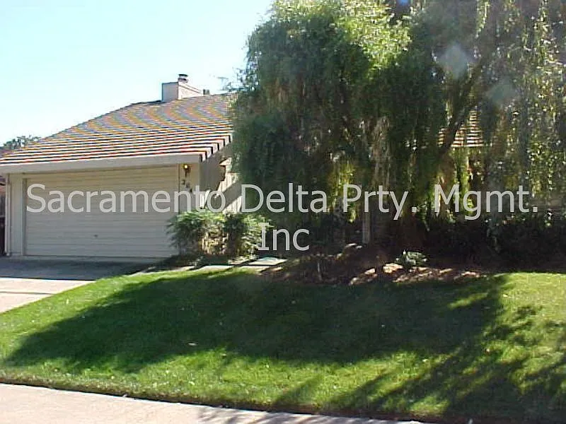 204 Delta Oaks Way photo 1