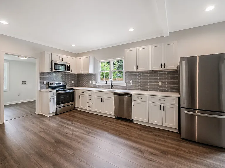 114 N Guthrie Ave — Photo 8