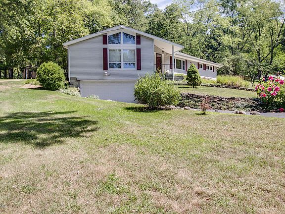 3rd image of 225 Borden Dr