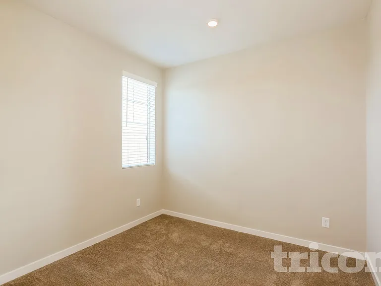 31703 Hans Dr — Photo 9