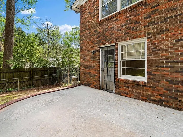 274 Land O Lakes Ct NE — Photo 39
