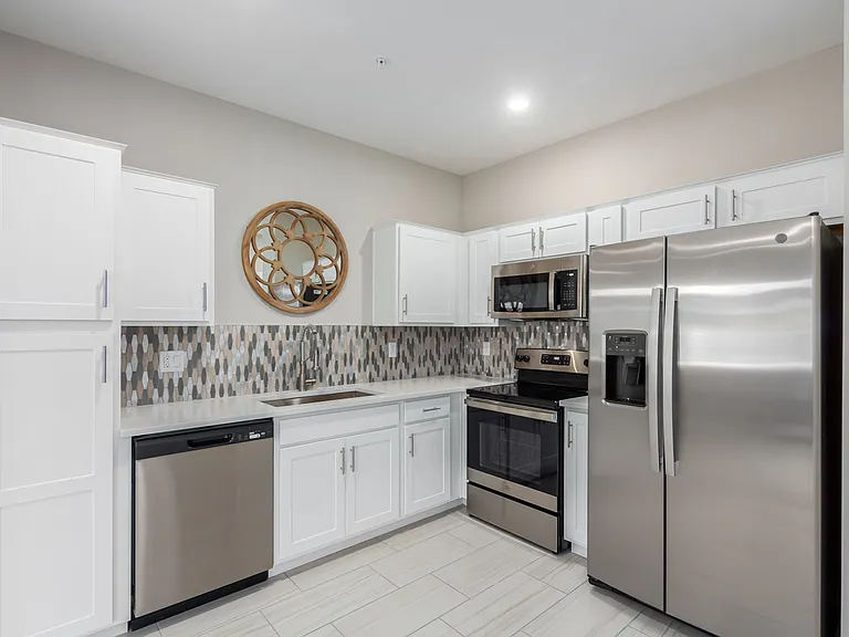 2134 W Harmont Dr — Photo 22