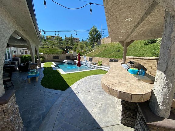 4th image of 17008 River Birch Ct