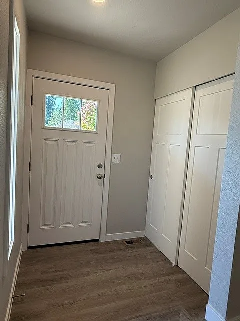 3 bed, 1652 sqft, $3,075 — Photo 2