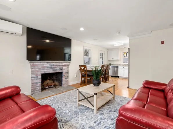 38 Irving Dr, Walpole, MA 02081