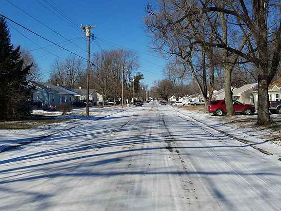 5th image of 329 Woodlawn Ave