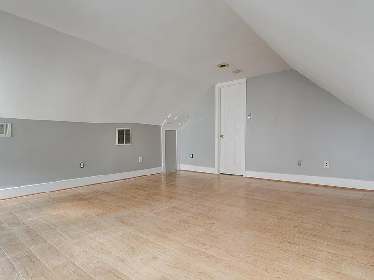 8215 Chestnut Grove Rd — Photo 12