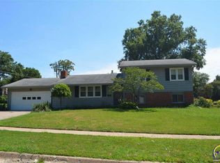 3725 SW 30th St, Topeka, KS 66614