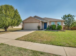 216 Cheyenne Trl, Krum, TX 76249