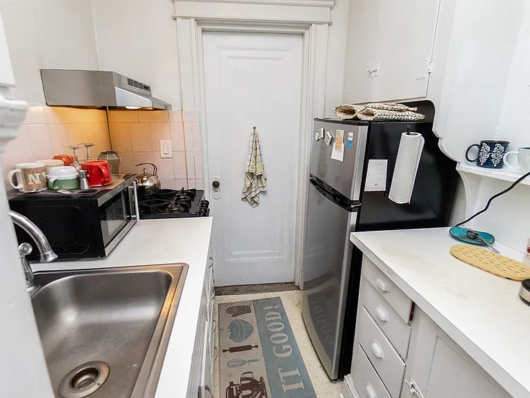 118 Riverway #22 — Photo 11