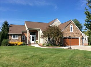 6758 Canterbury Ln, Clarkston, MI 48348