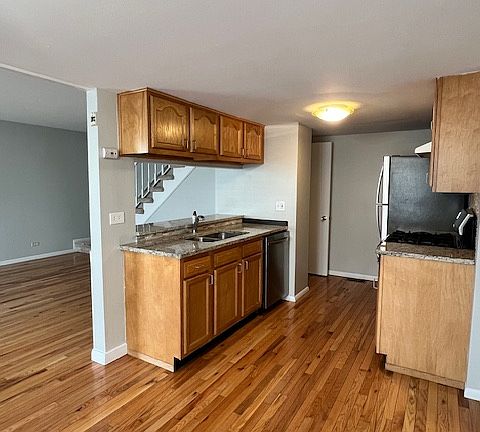 3rd image of 2S763 Winchester Cir E Unit 3
