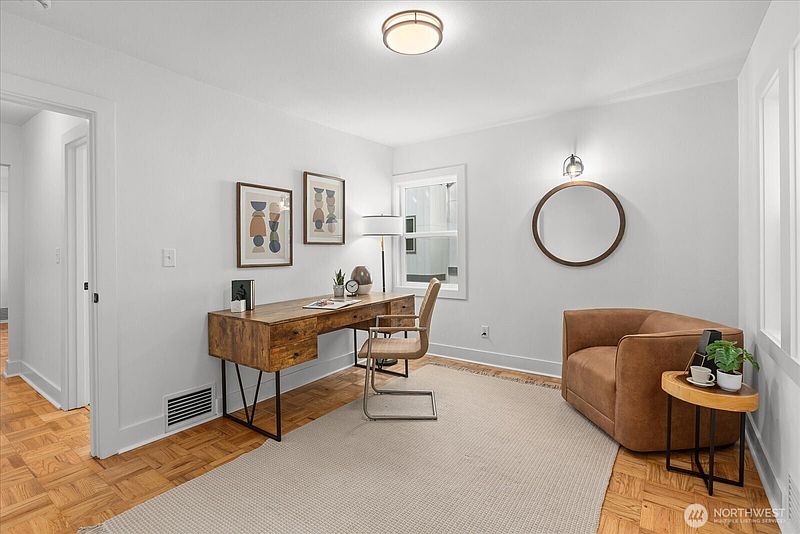 5th image of 10322 Ashworth Avenue N
