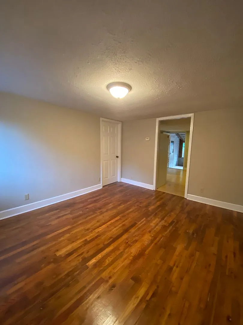 Charming 3-Bedroom, 2-Bath House With Detached Garage On West Side Of Athens, Ga - Pre-Lease For ... — Photo 4
