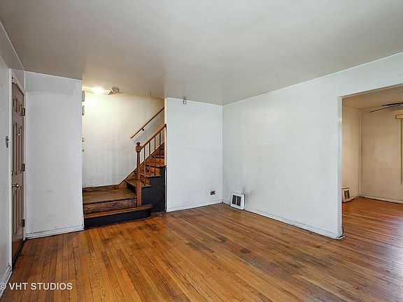 4th image of 10940 S Eberhart Ave