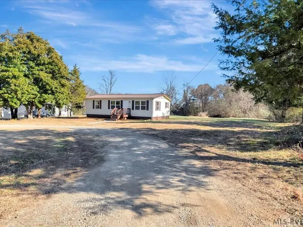 2700 Blackridge Rd, La Crosse, VA 23950