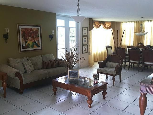 2nd image of 37 Via Destello