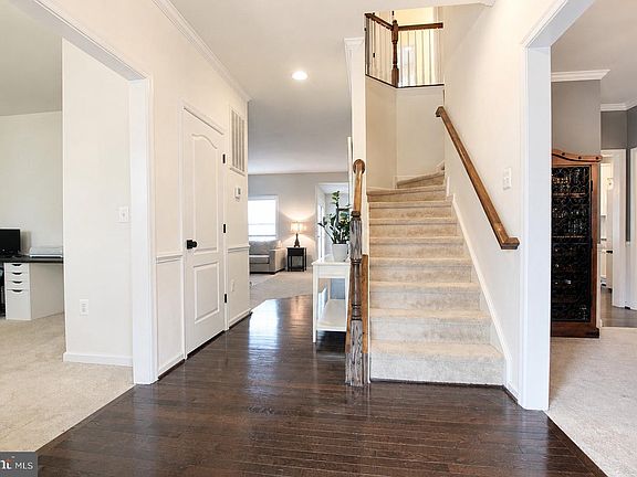 3rd image of 111 Ginger Ln