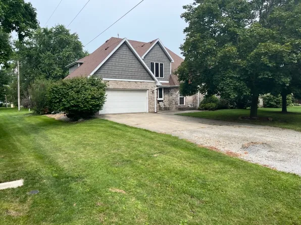 109 N Condit St, Tolono, IL 61880