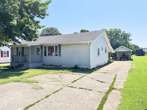 4th image of 1590 Blount St