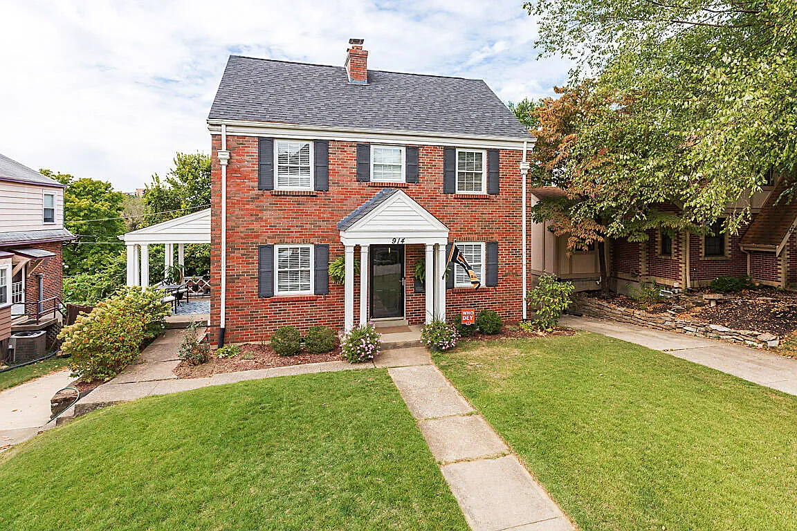 914 Clayton Ct photo 1