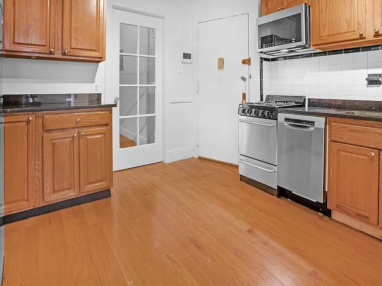 519 E 85th St #2E — Photo 7