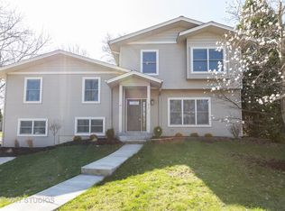 612 Crescent Dr, Downers Grove, IL 60516