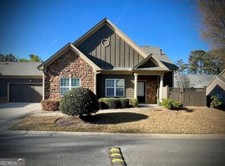 212 Glens Loop, Woodstock, GA