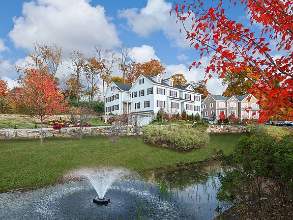 4th image of 2 Manor Ln