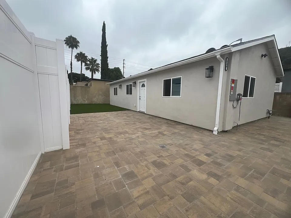 339 S Avenue 56 Los