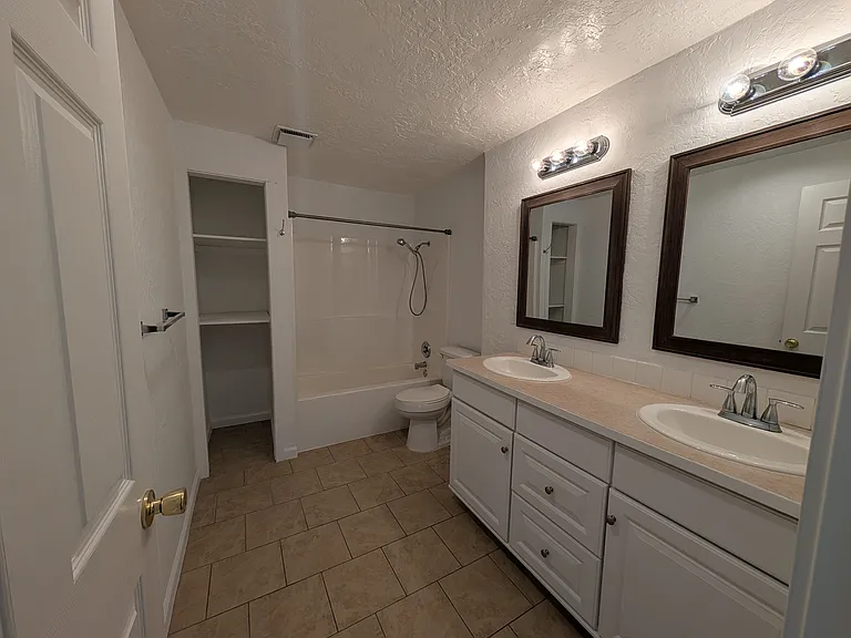 4526 E Frederick Ave — Photo 11