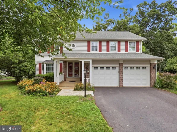 6595 Rockland Dr, Clifton, VA 20124
